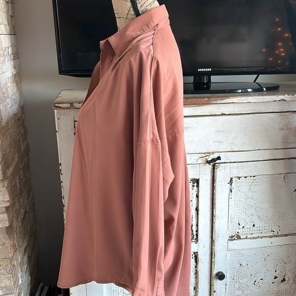 Jodifl rust split neck collar dolman sleeve hi lo oversized blouse - Picture 7 of 16